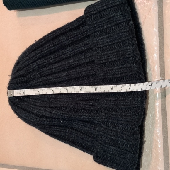 Frank & Oak Beanie and Scarf set - Picture 3 of 6